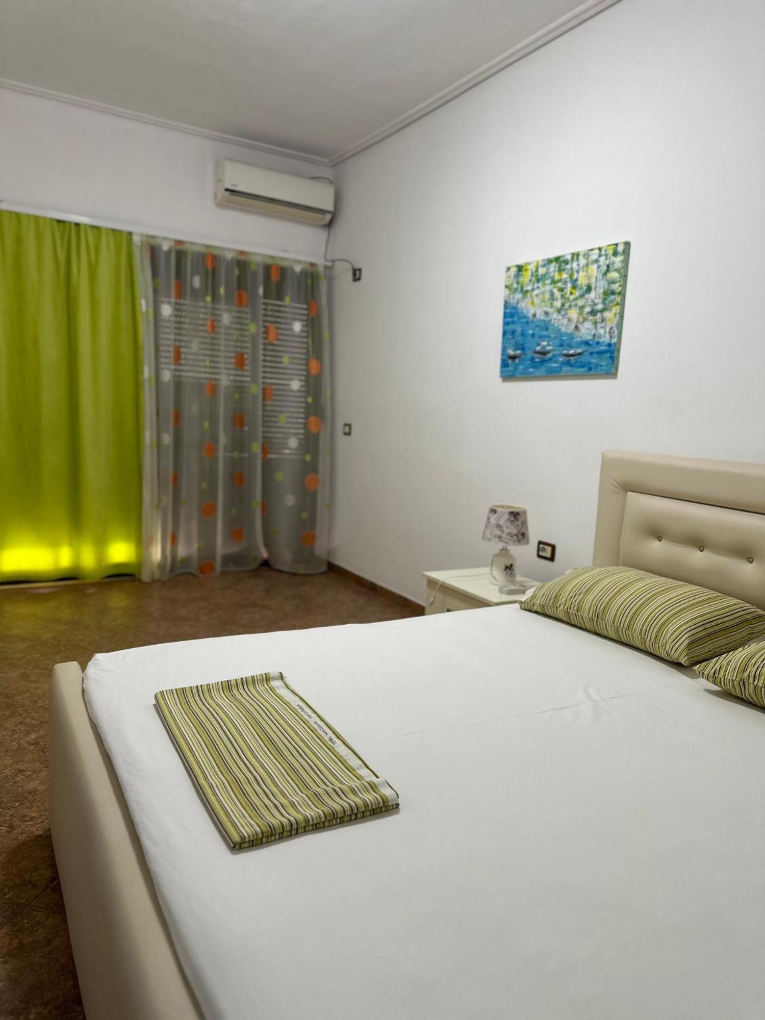 Megrooms Sarandë Exterior foto